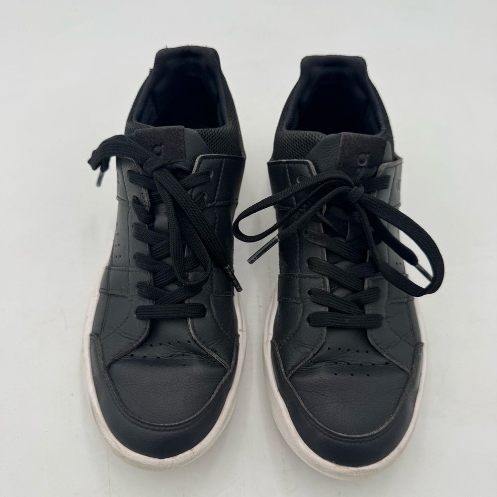 On Cloud The Roger Clubhouse Black & White Womens US Size 7 Shoes Sneakers